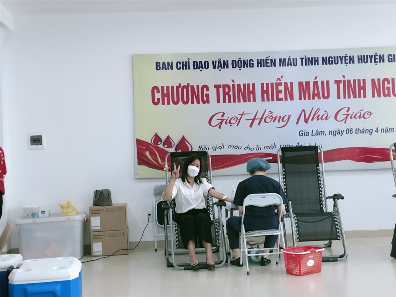 CB-GV-NV Trường mầm non Dương Xá tham gia hiến máu tình nguyện năm 2022